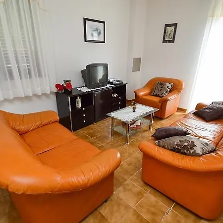 Bruno 157 Apartman *